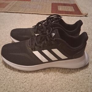 Women's Adidas tennis shoes
